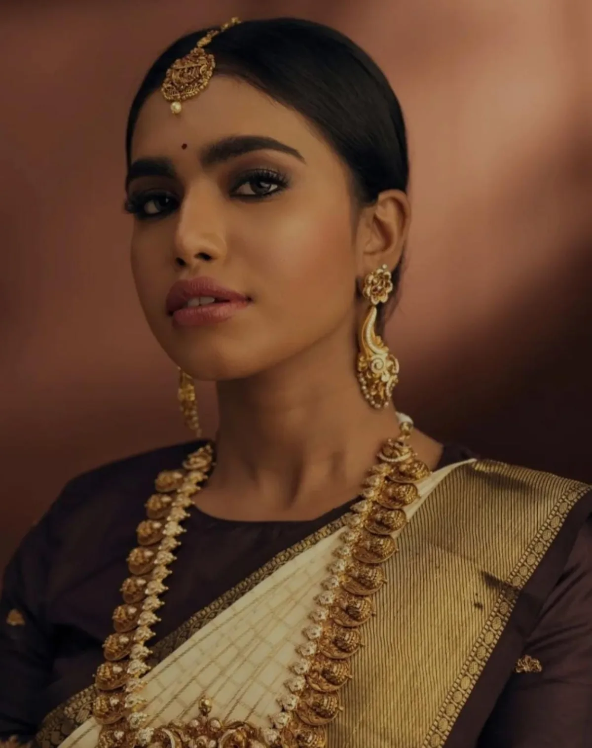 Gopika — fashion model portfolio, Chennai. Frame 6.