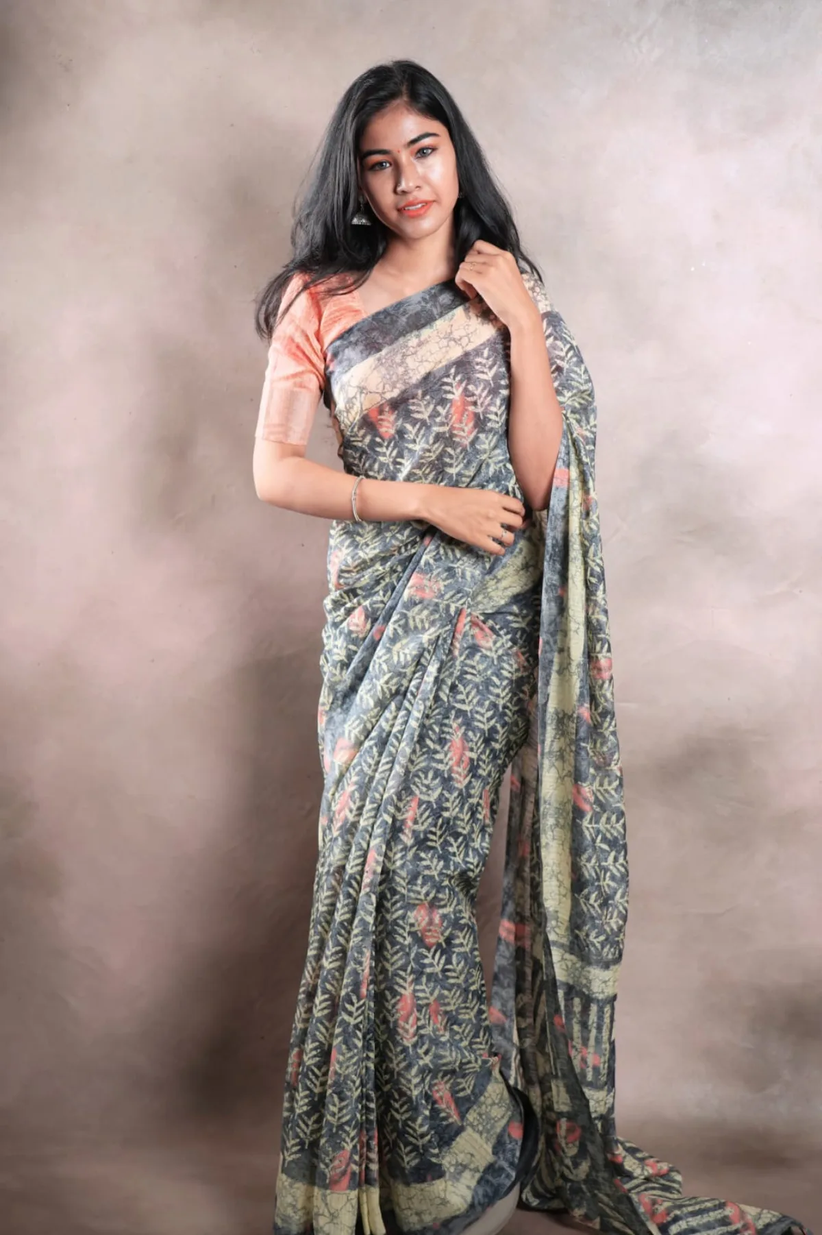 Hansa — fashion model portfolio, Chennai. Frame 1.